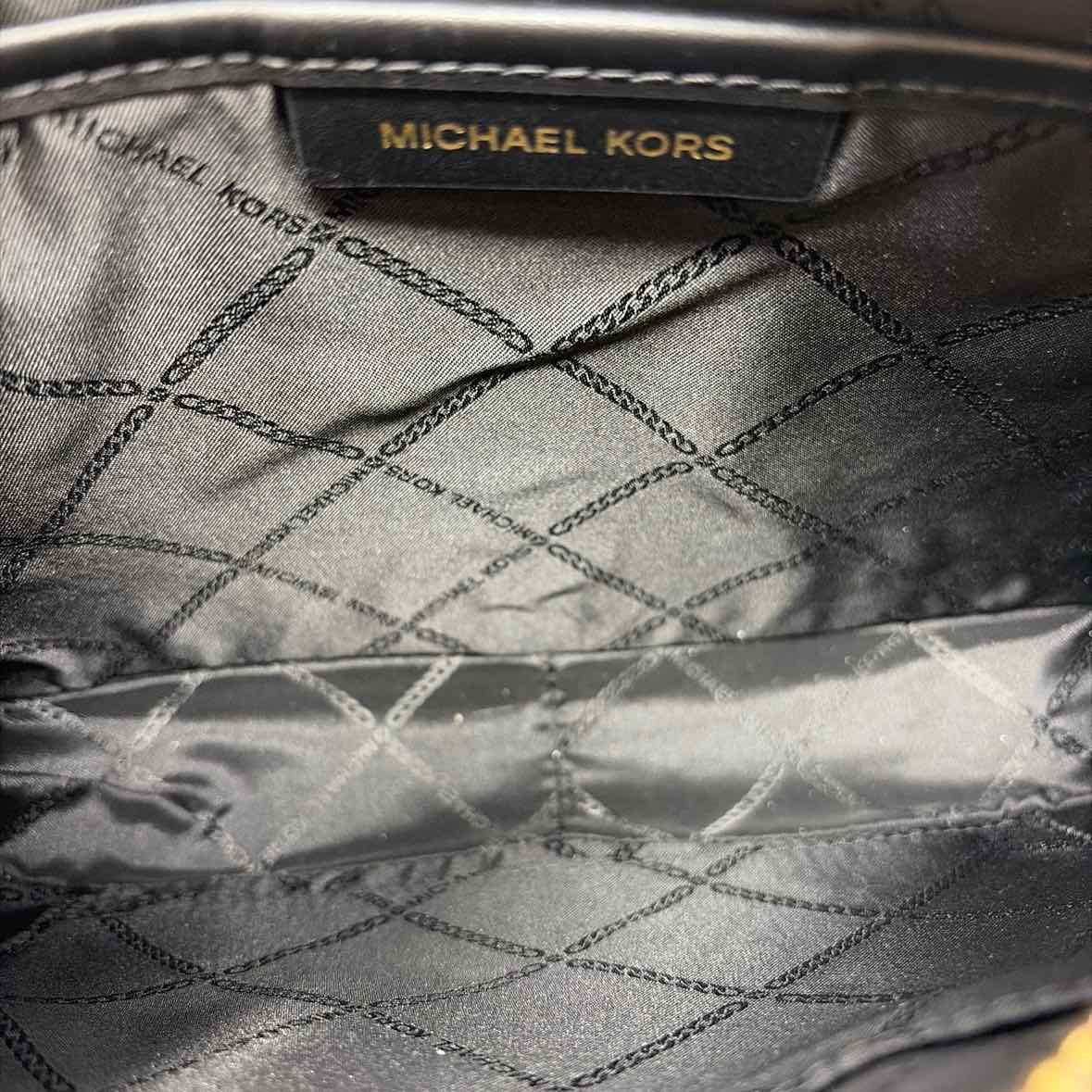 Pre-Owned MICHAEL by Michael Kors Olive Leather Handbag