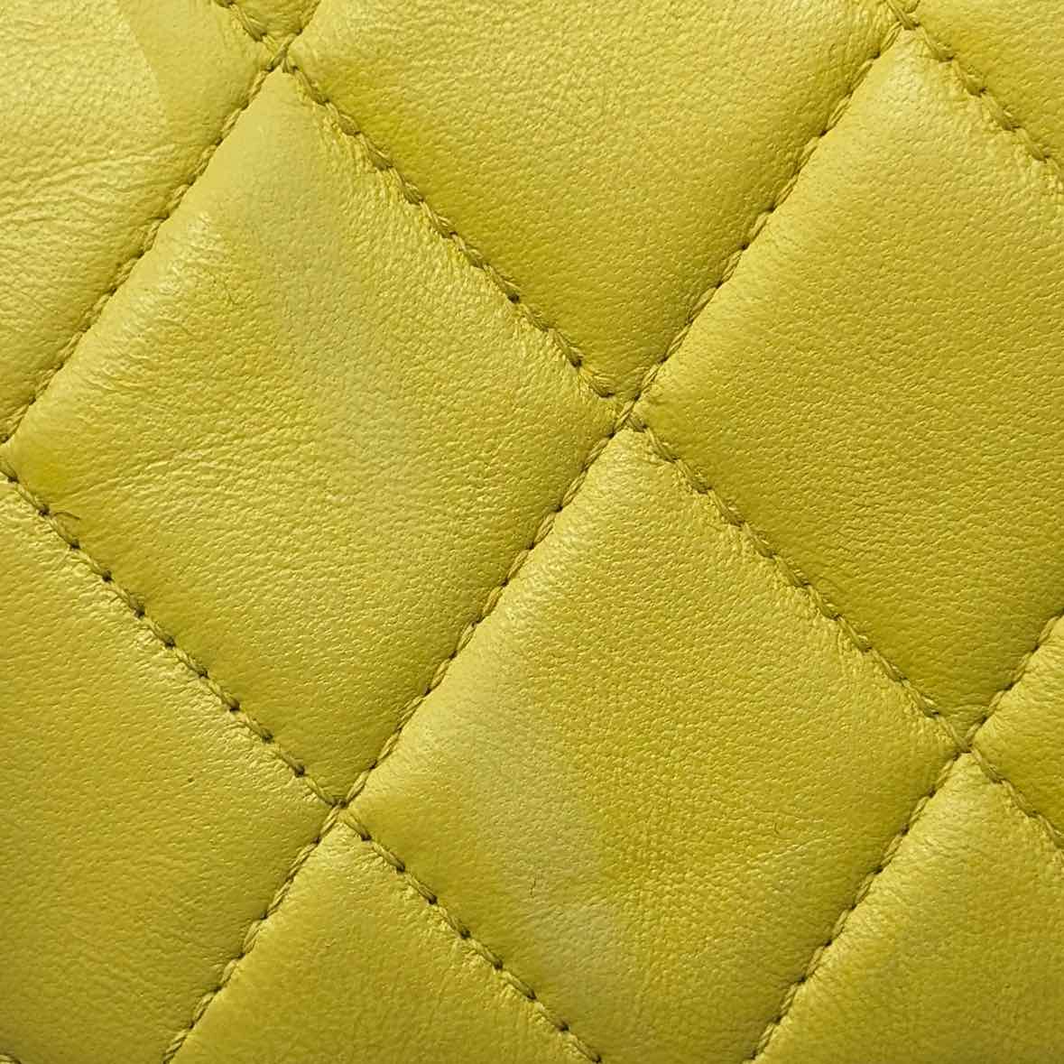 Pre-Owned Chanel Chartreuse Leather Designer Handbag