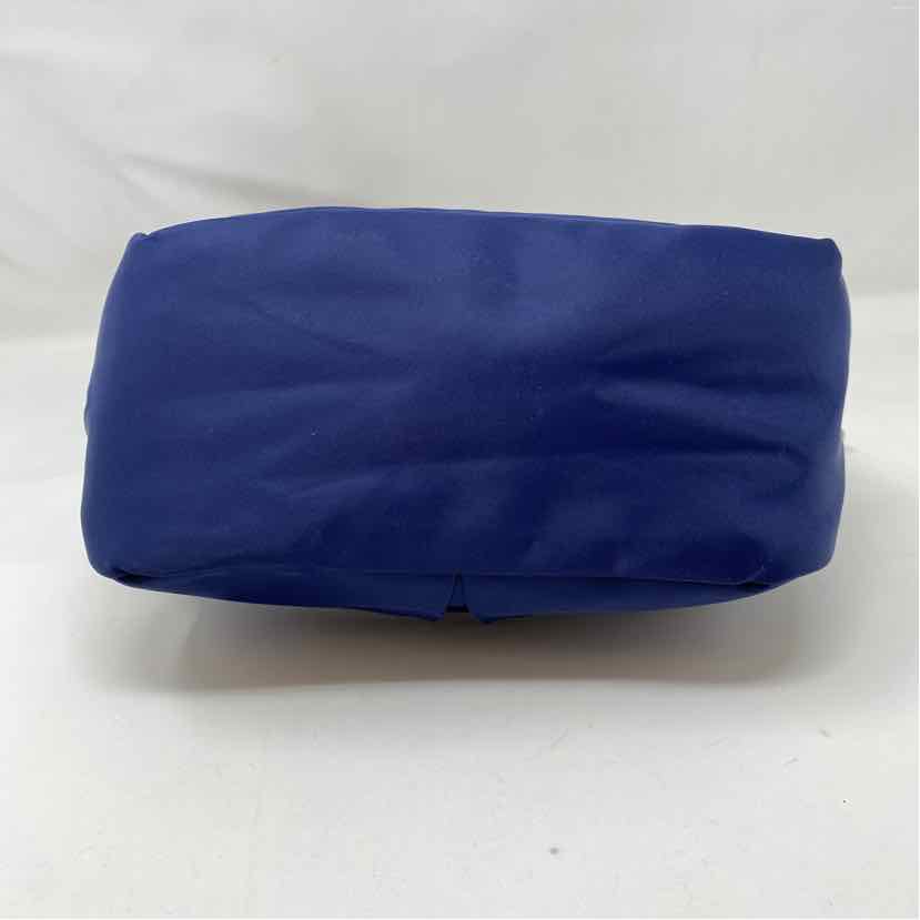 Pre-Owned QUince Navy Nylon Handbag