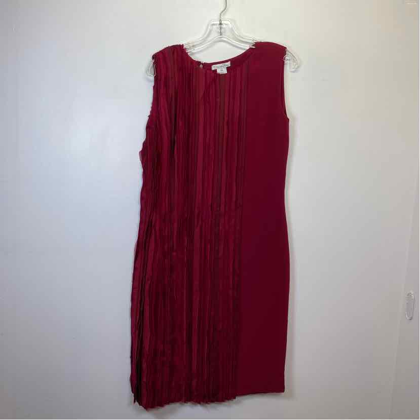 Pre-Owned Size 8/M Oscar de La Renta Crimson Casual Dress