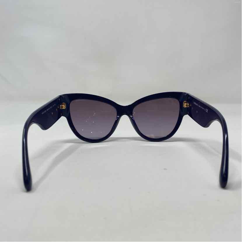 Pre-Owned Versace Purple Plastic Designer Sunglasses
