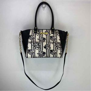 Pre-Owned Betsy Johnson Black/White faux leather Handbag