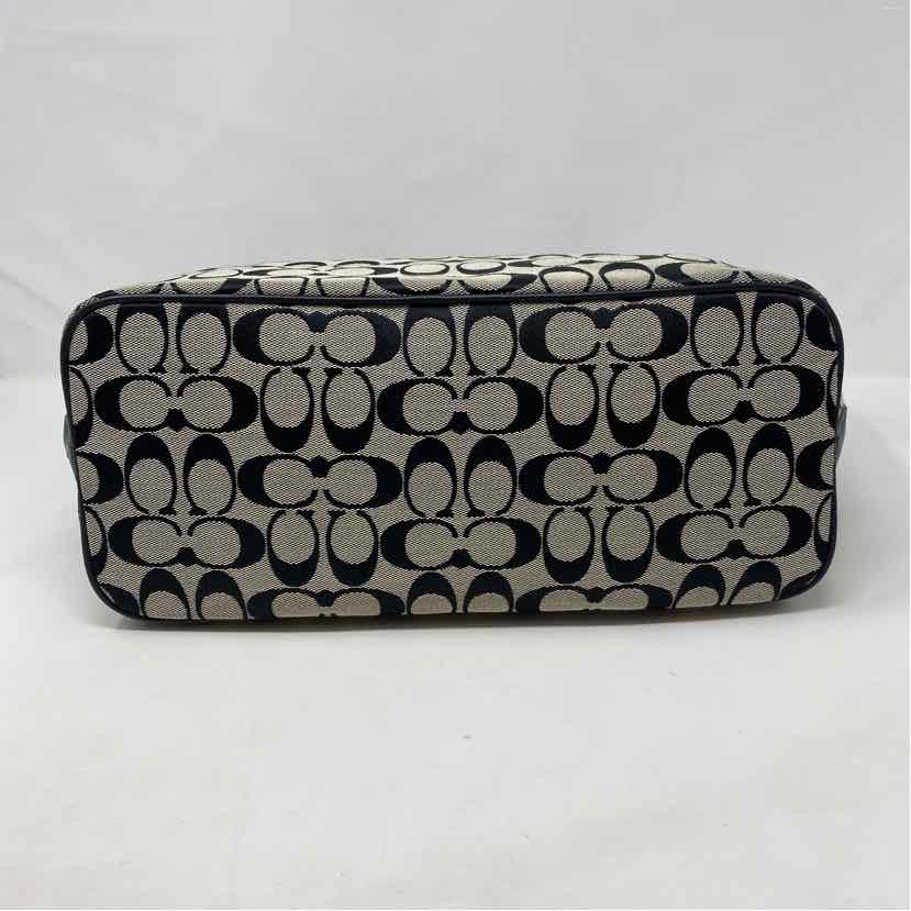 Pre-Owned Coach Monogram Canvas Handbag