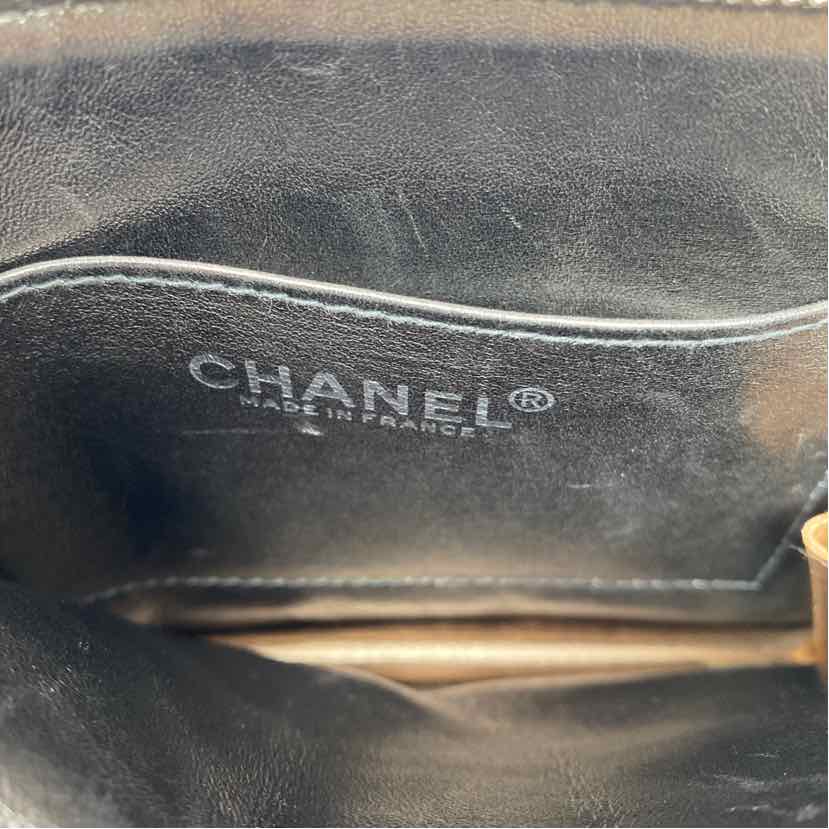 Pre-Owned Chanel Gunmetal Leather Designer Handbag