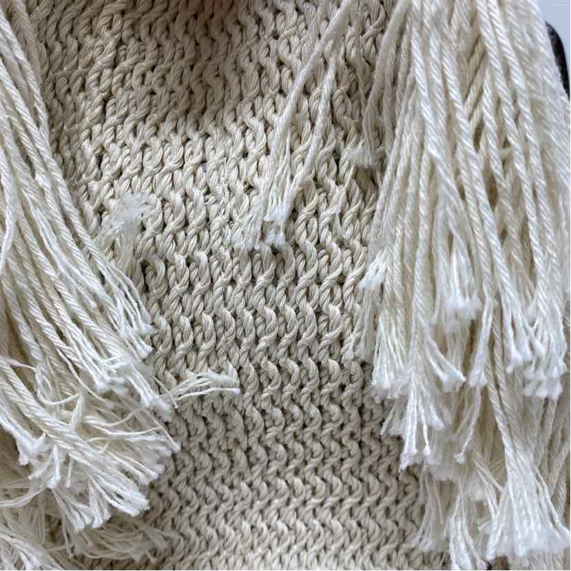 Pre-Owned Chloe Beige Knit Designer Handbag