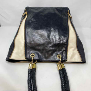 Pre-Owned Badgley Mischka Black Leather Handbag