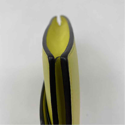 Pre-Owned Gucci Chartreuse Leather Designer Handbag