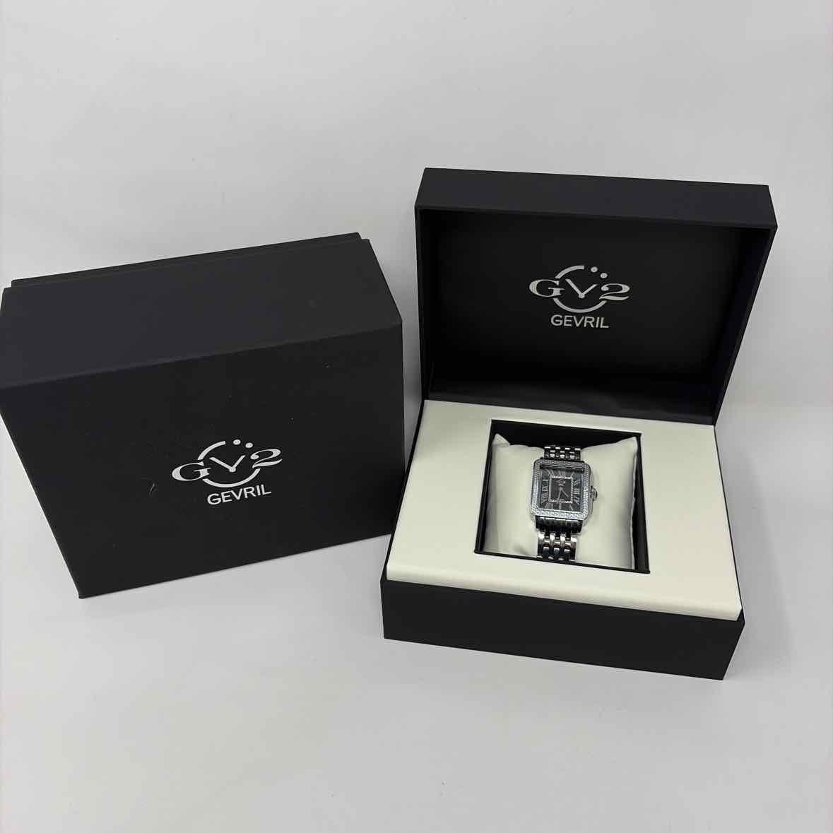 Pre-Owned Gevril Silver Chains Watch