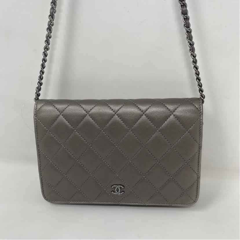 Pre-Owned Chanel Gunmetal Leather Designer Handbag
