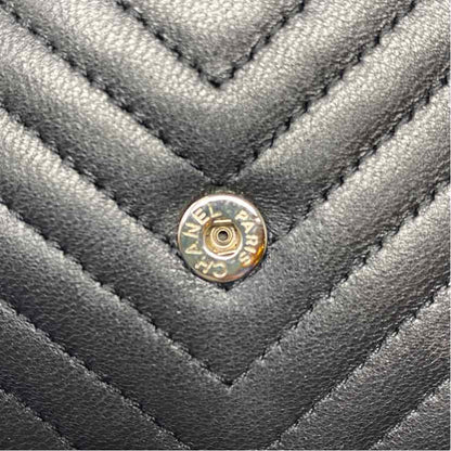 Pre-Owned Chanel Black Lambskin Designer Handbag