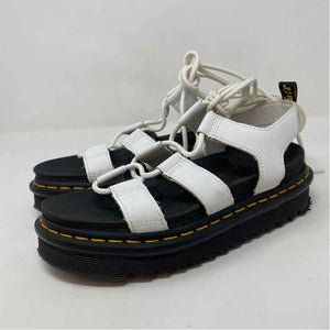 Pre-Owned Shoe Size 6 Doc Martines White Sandals