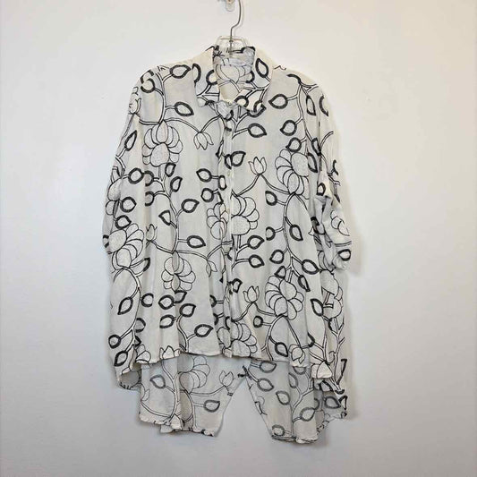 Pre-Owned Size M Made in Italy White/ Black Top