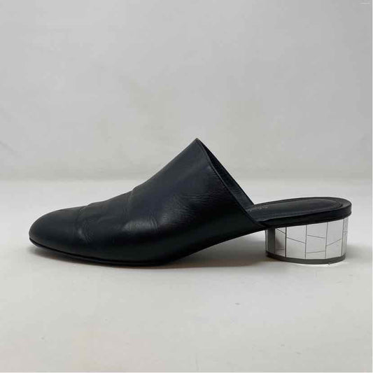 Pre-Owned Ferragamo Black & Silver Leather Shoe Size 9 Designer Shoes