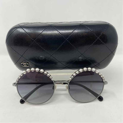 Pre-Owned Chanel Black Multi Metal Designer Sunglasses