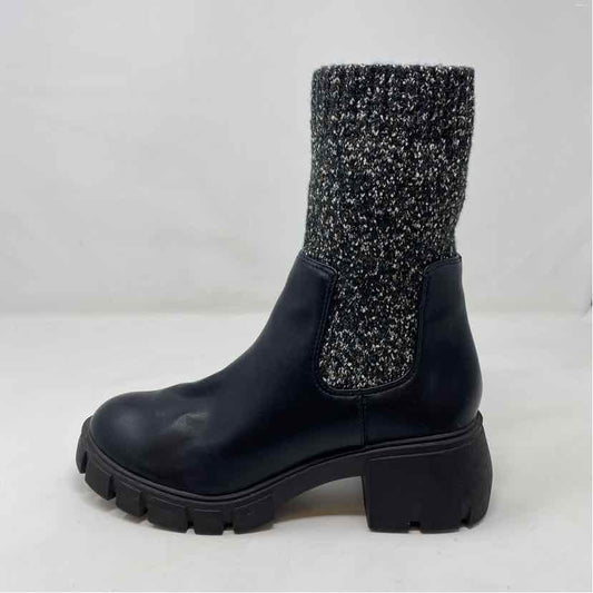 Pre-Owned Shoe Size 8 Universal Thread Black Multi Boots