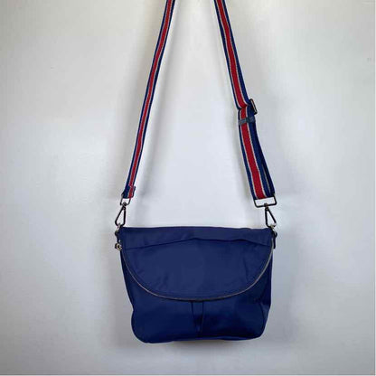 Pre-Owned QUince Navy Nylon Handbag