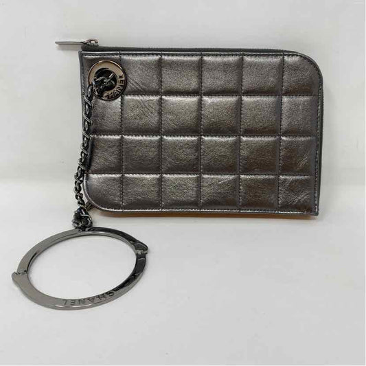 Pre-Owned Chanel Gunmetal Leather Designer Handbag