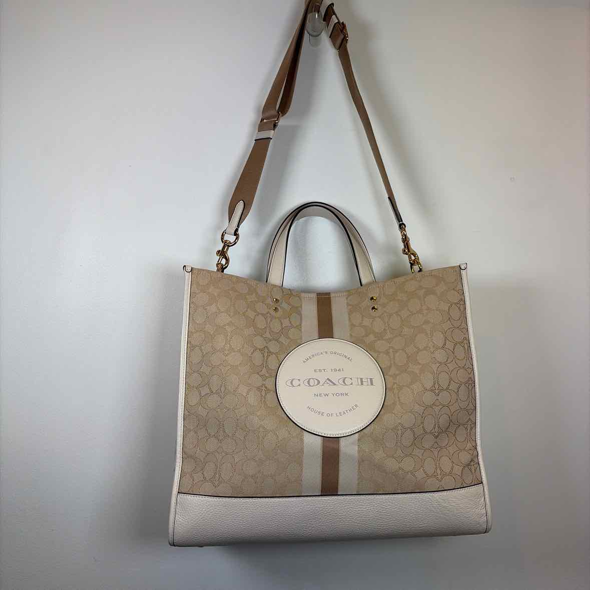 Pre-Owned Coach Cream Fabric Handbag
