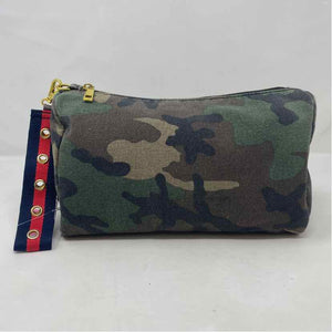 Pre-Owned Equipt4u Camo Fabric Wristlet