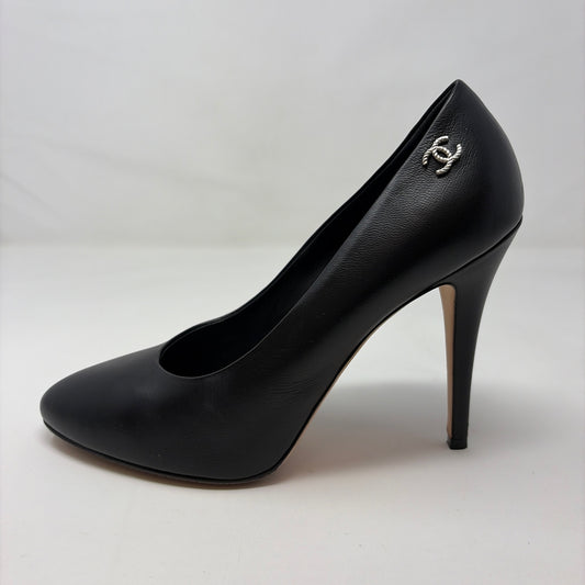Pre-Owned Chanel Black Leather Shoe Size 9.5 Designer Shoes