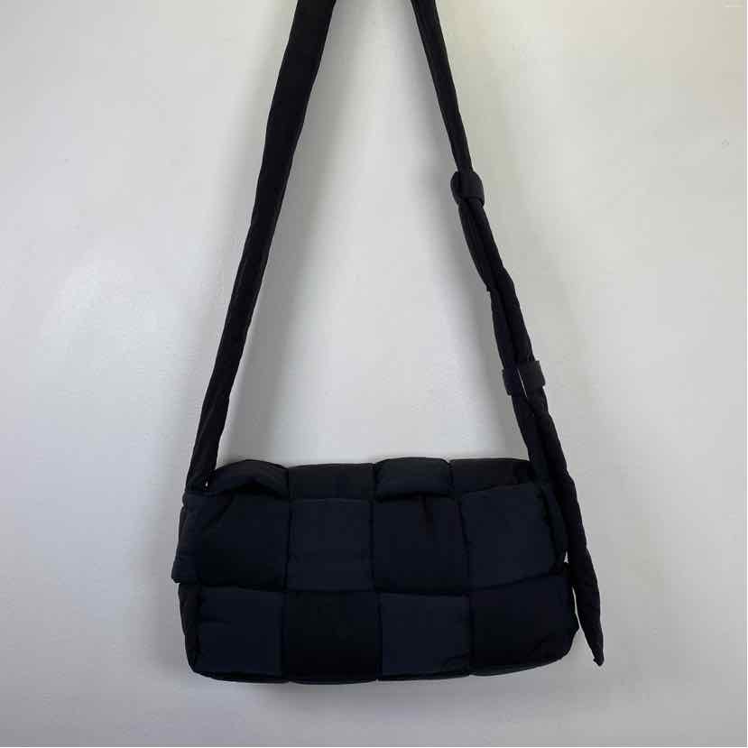 Pre-Owned Bottega Veneta Black Nylon Designer Handbag