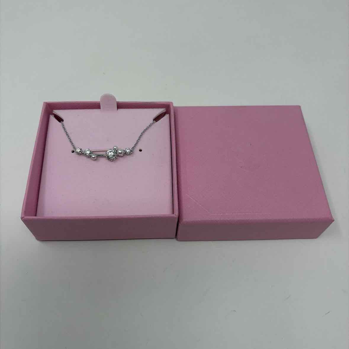 Pre-Owned Swarovski Silver rhinestones Necklace