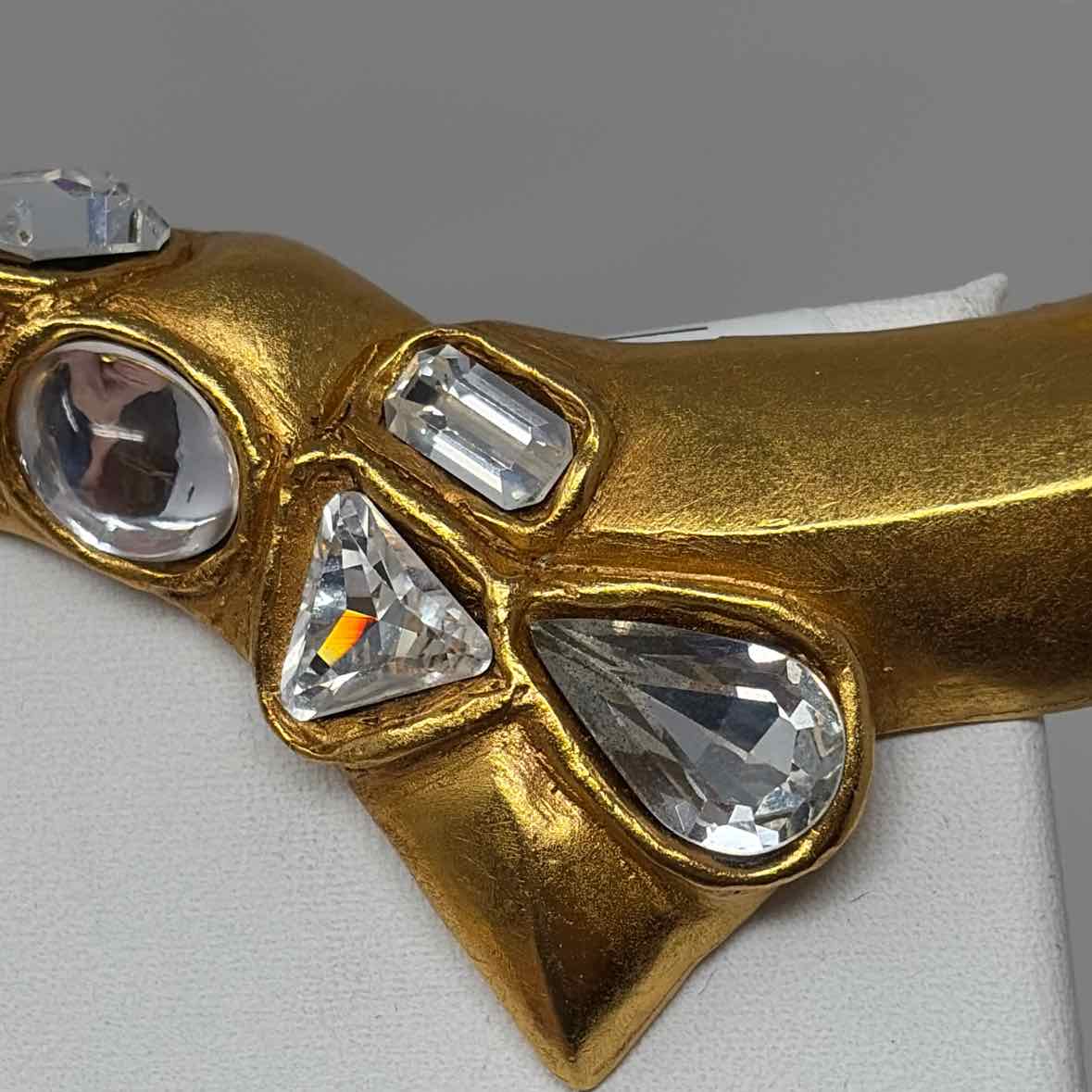 Pre-Owned Antigona Gold Multi Stones Brooch