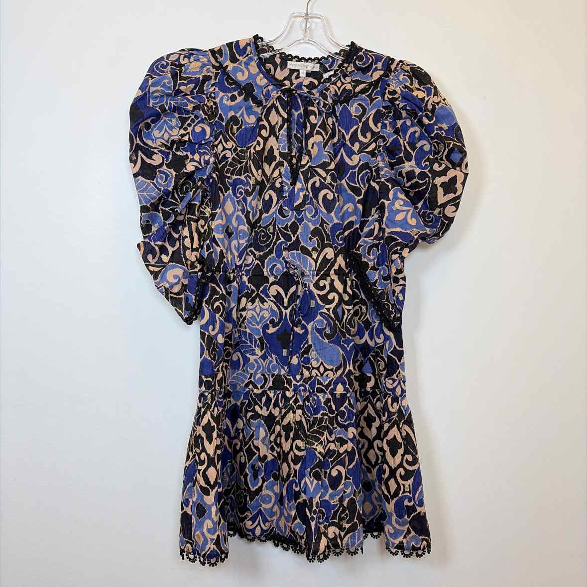 Pre-Owned Size M We Are All Pretty Girls Blue Multi Casual Dress