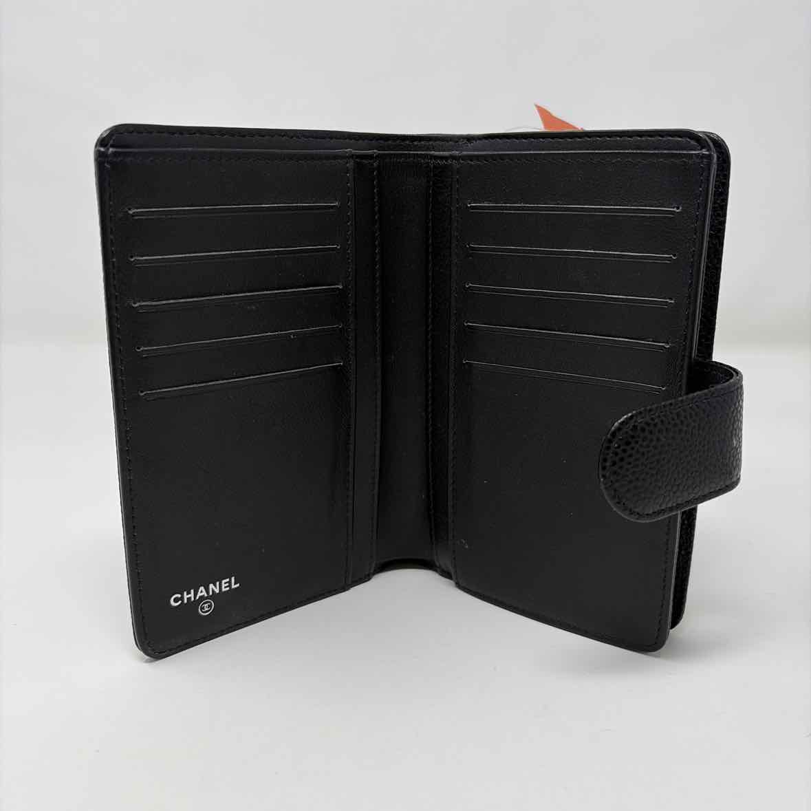Pre-Owned Chanel Black Leather Designer Wallet