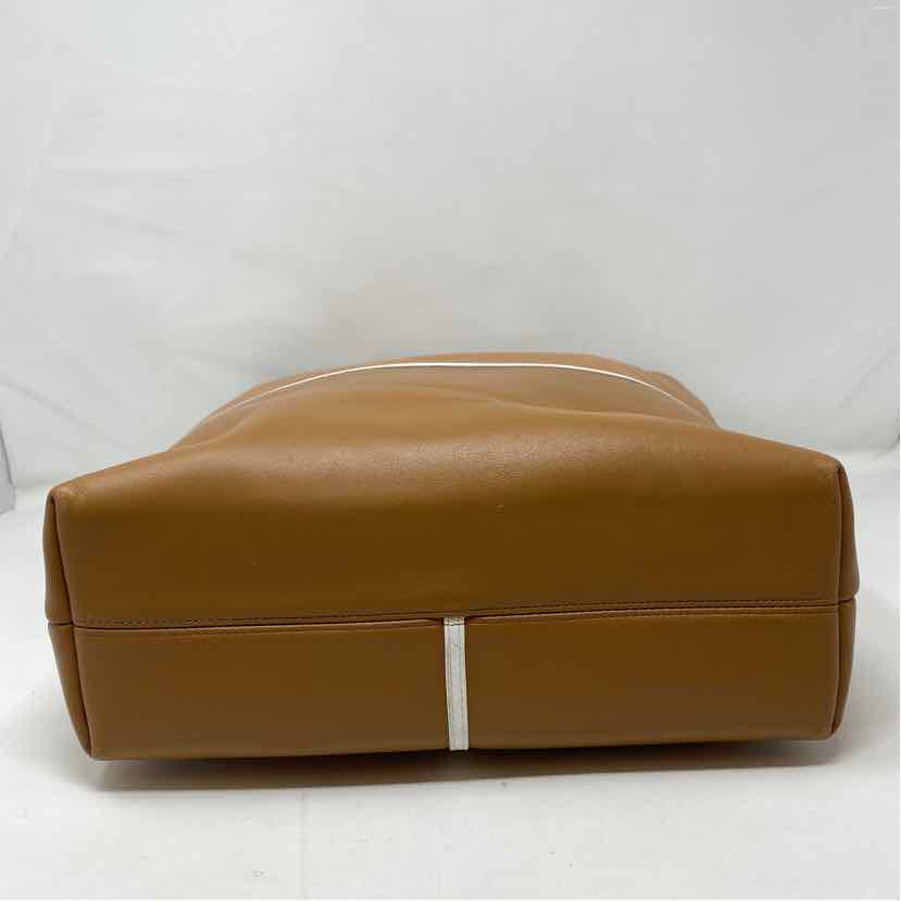 Pre-Owned Wimbledon Tan/White Fabric Handbag