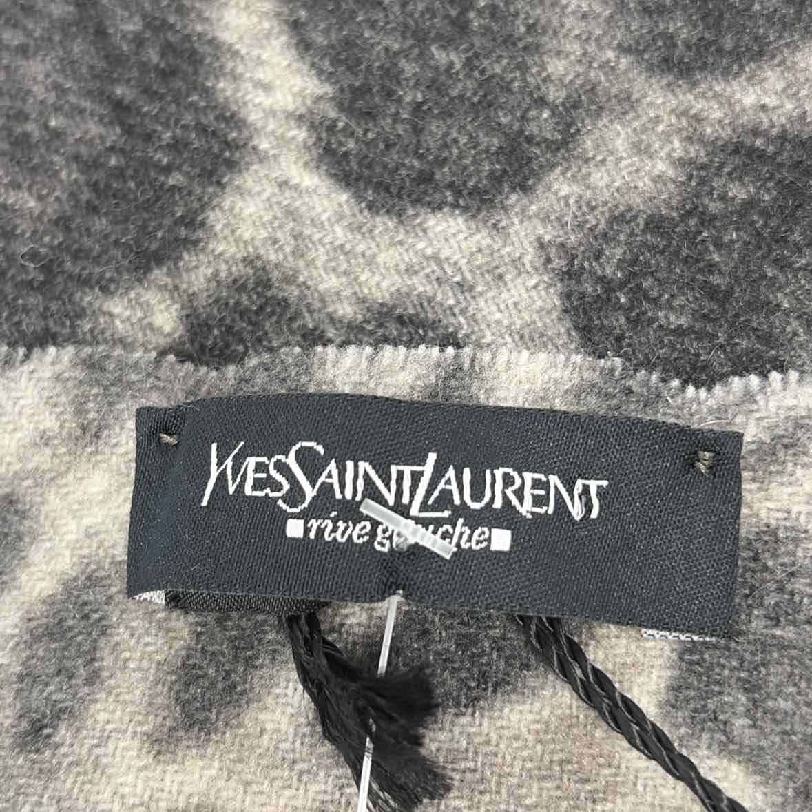 Pre-Owned Saint Laurent Grey Knit Designer Scarf