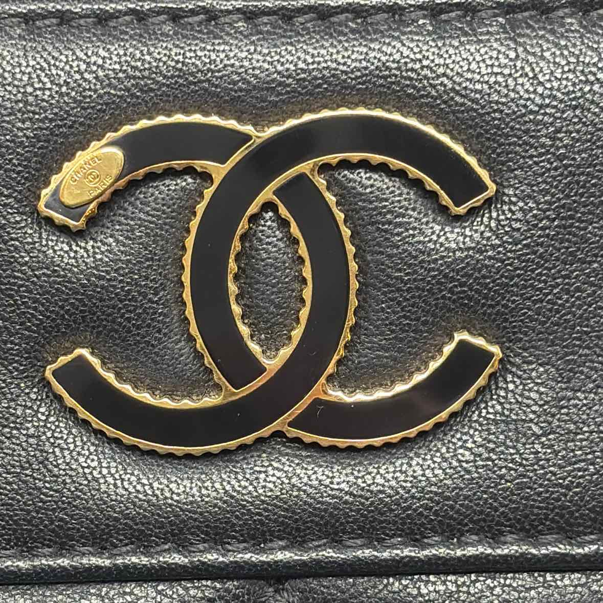 Pre-Owned Chanel Black Leather Designer Handbag