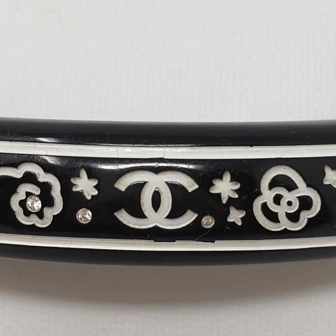 Pre-Owned Chanel Black Designer Jewelry