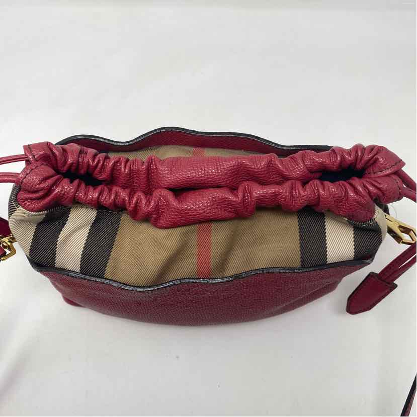 Pre-Owned Burberry Magenta Fabric Designer Handbag