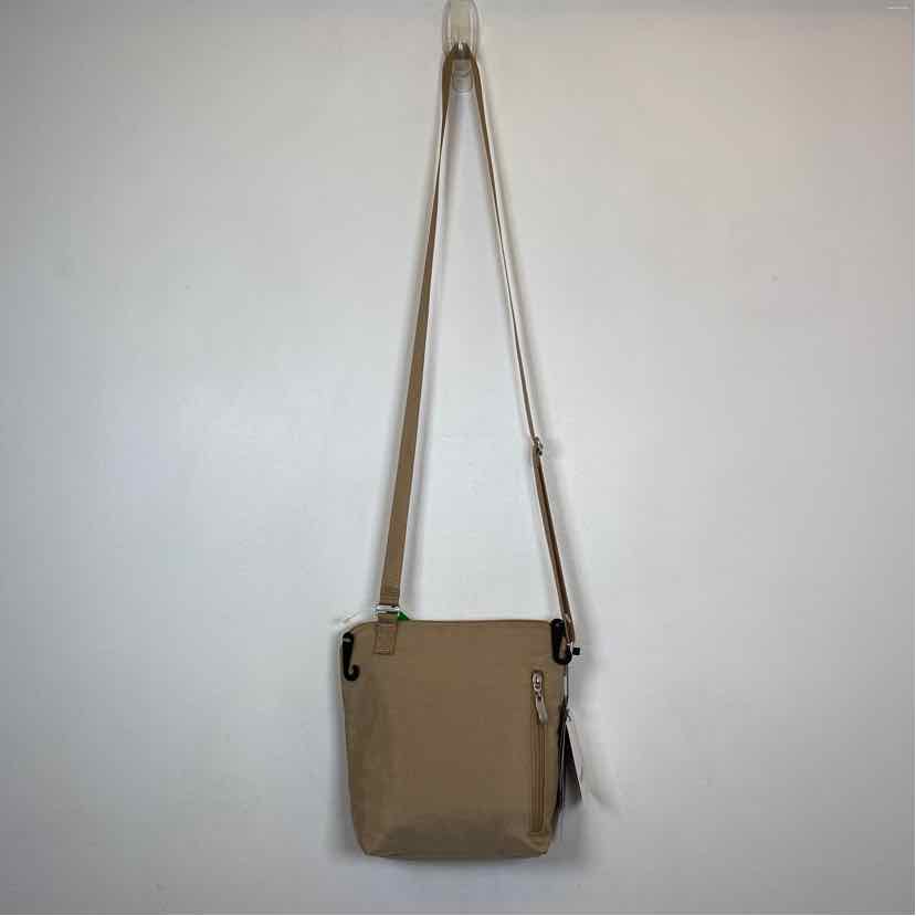 Pre-Owned Baggallini Tan Nylon Handbag