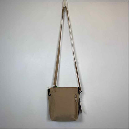 Pre-Owned Baggallini Tan Nylon Handbag