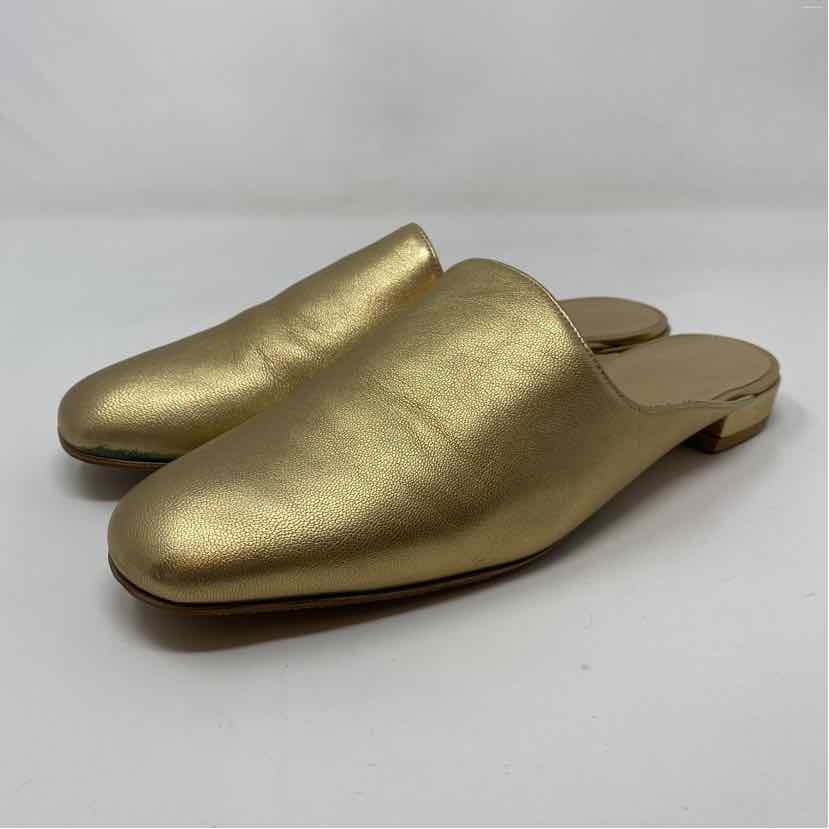 Pre-Owned Shoe Size 9 Stuart Weitzman Gold Slide