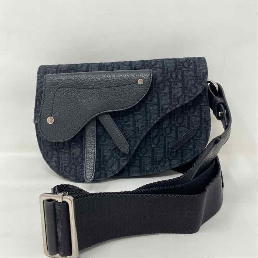 Pre-Owned Christian Dior Black Canvas Designer Handbag