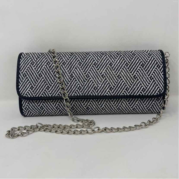 Pre-Owned Made In China Black & White Fabric Handbag