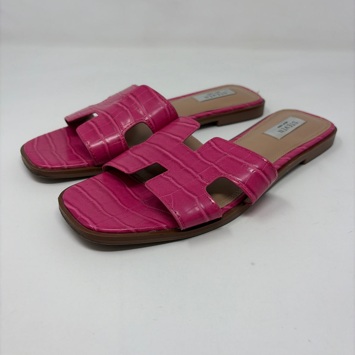 Pre-Owned Shoe Size 8.5 STEVEN Pink Sandals