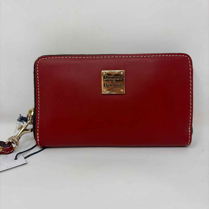 Pre-Owned Dooney & Bourke Red Leather Wristlet