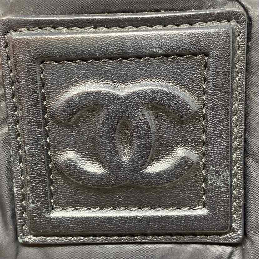 Pre-Owned Chanel Black Nylon Designer Handbag