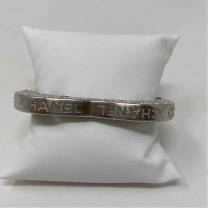 Pre-Owned Chanel Silver Multi Metal Designer Jewelry