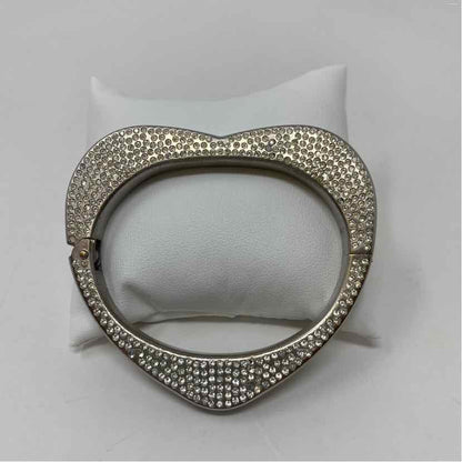 Pre-Owned Chanel Silver Multi Metal Designer Jewelry