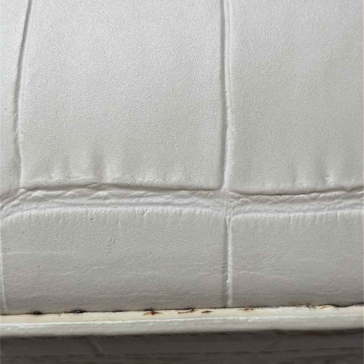 Pre-Owned Alexander McQueen Cream Leather Designer Handbag