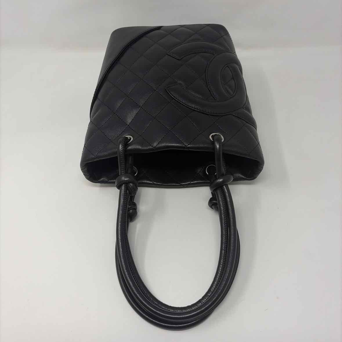 Pre-Owned Chanel Black Leather Handbag