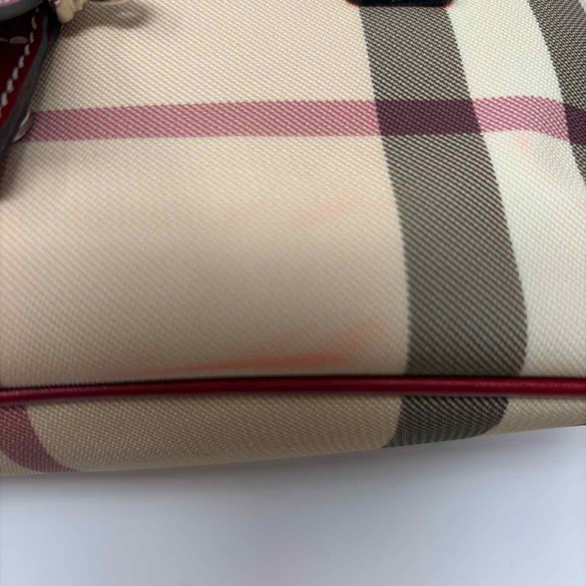 Pre-Owned Burberry Red Multi Coated Canvas Designer Handbag