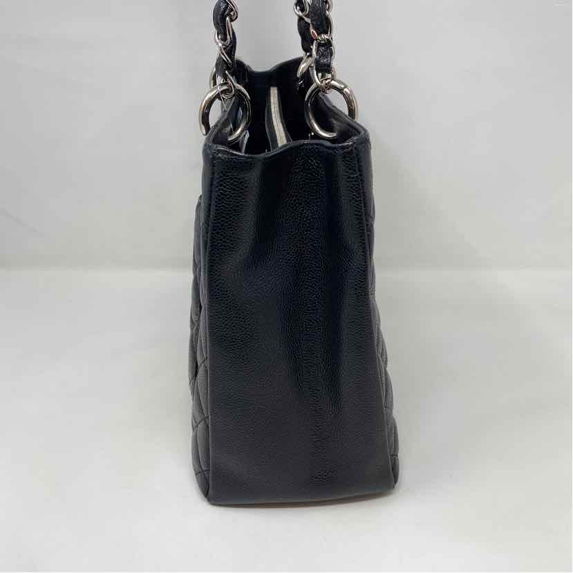 Pre-Owned Chanel Black Leather Designer Handbag