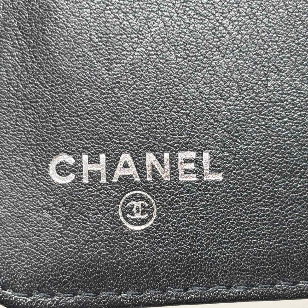Pre-Owned Chanel Black Leather Designer Wallet