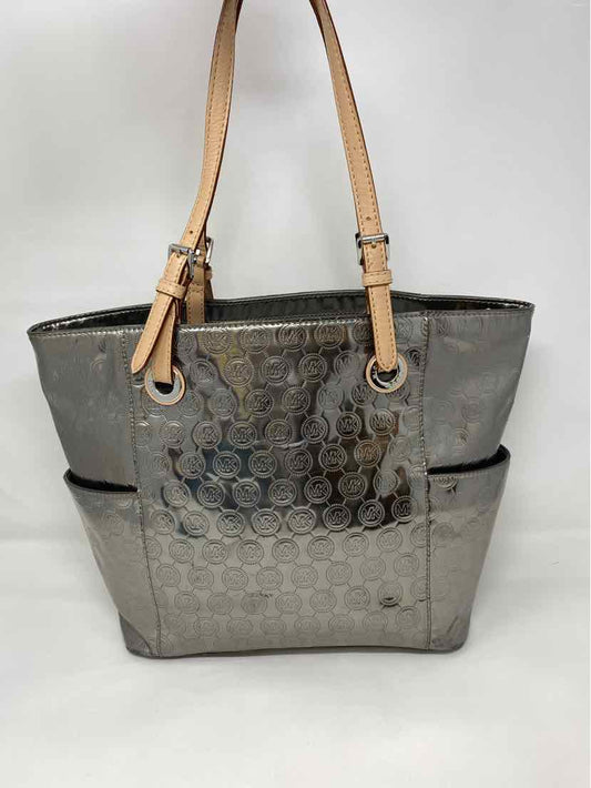 Pre-Owned Michael Kors Silver Leather Handbag